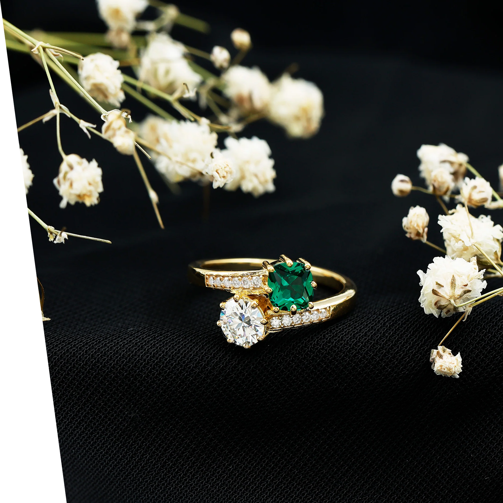 Diamond ring in Asteria box